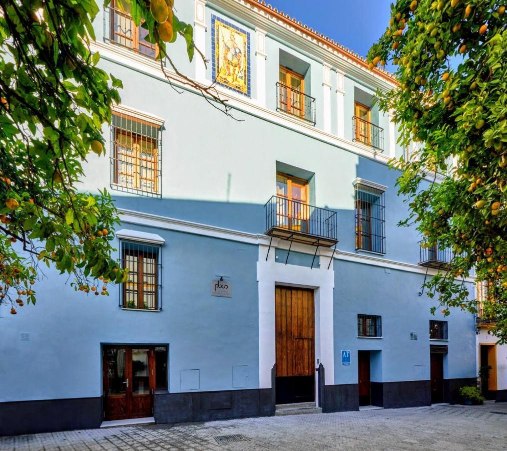 Palacio Del Siglo XVII Frente A Los Jardines De Murillo Sevilla Exteriör bild